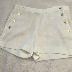 Banana Republic creamy white dress shorts. Inseam 3 1/2”.